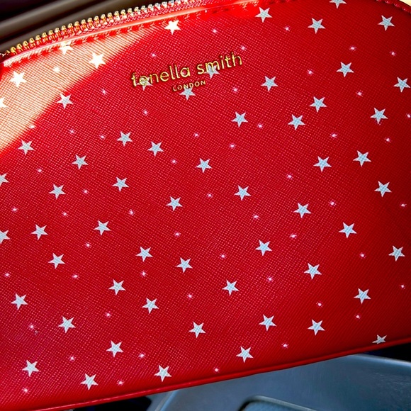 Hermosa bolsa cosmetiquera en excelentes condiciones como nueva - Picture 1 of 3